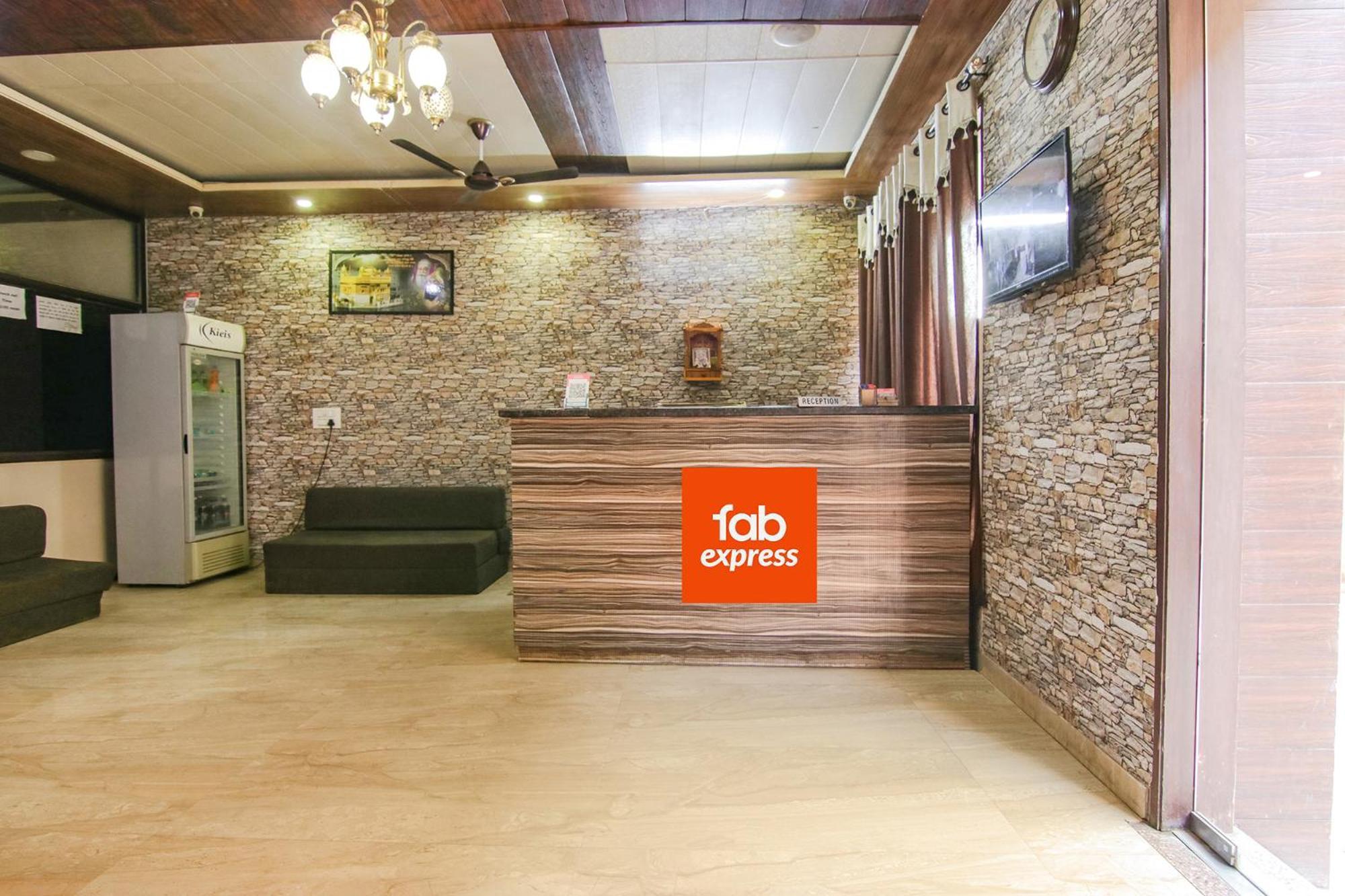 OYO 7724 Hotel Pr Chandīgarh Eksteriør billede